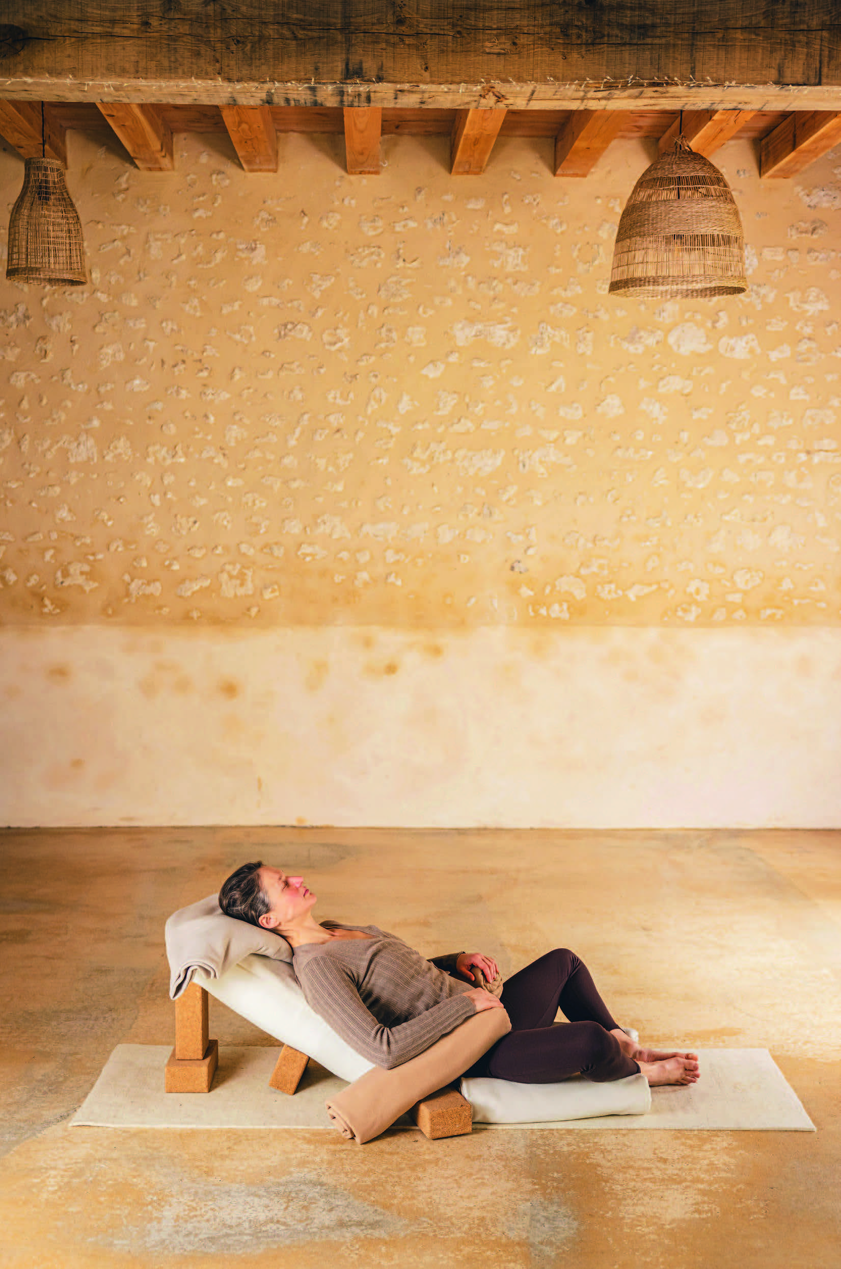 Restorative Yoga : qu'est-ce que c'est ? Bienfaits et conseils pour débuter