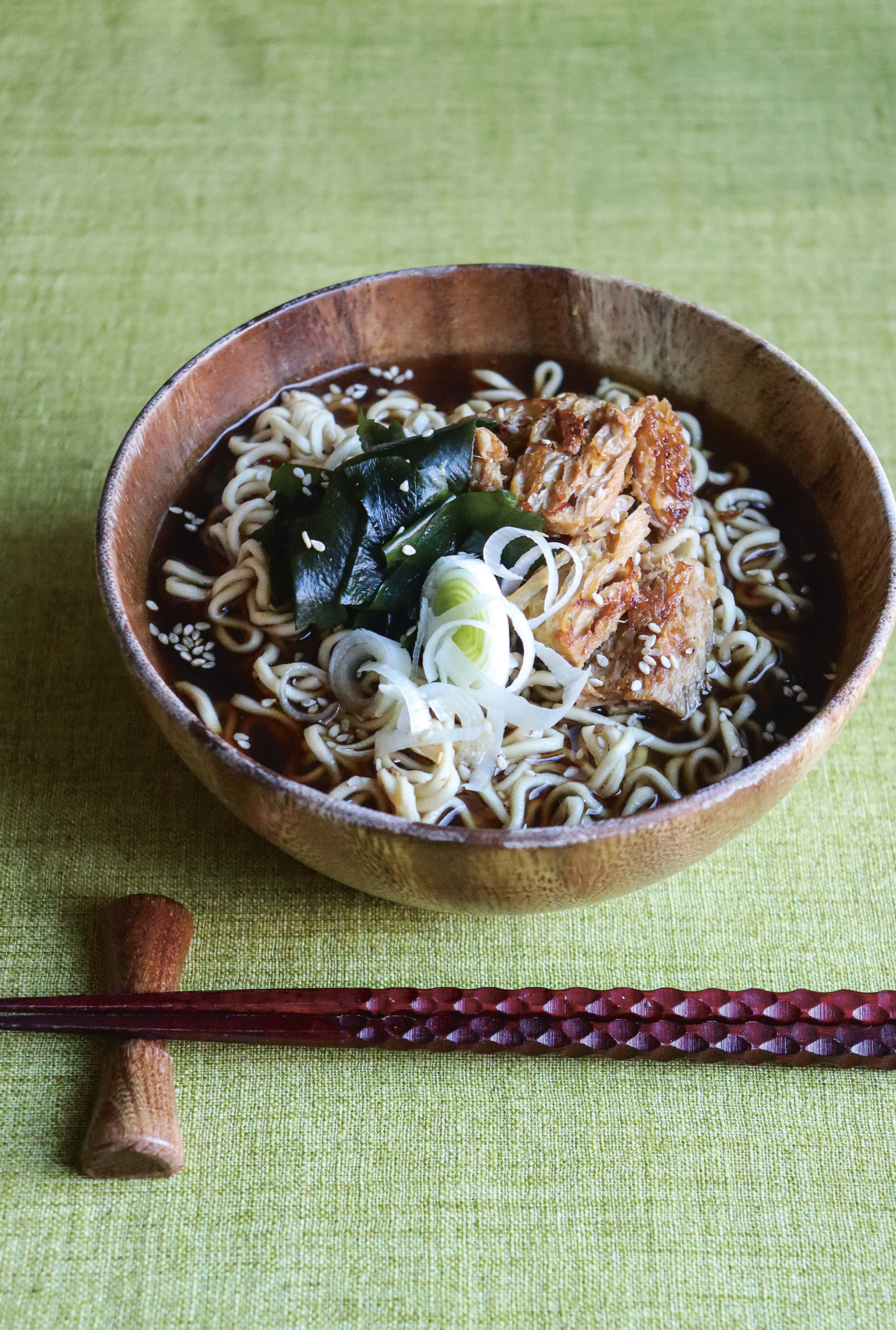 Ramen végétal aux protéines de soja texturées : une recette japonaise riche en saveurs